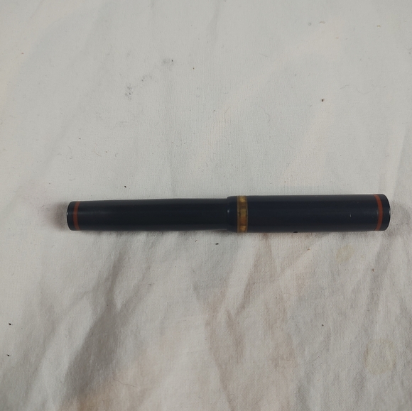 Warranted 14k Gold Nib Fountain Pen - Picture 6 of 9